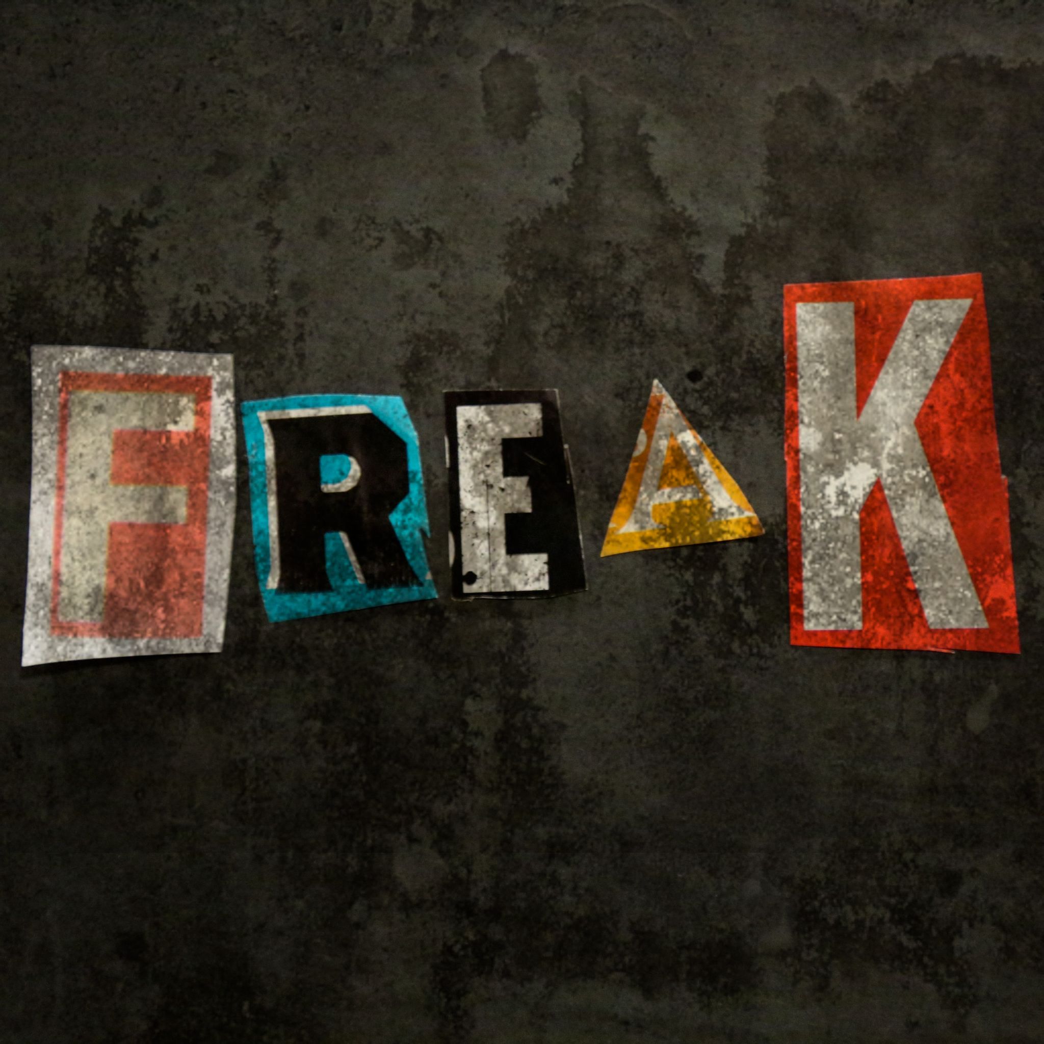 Gli Americani Love Ghost pubblicano il nuovo singolo “Freak”